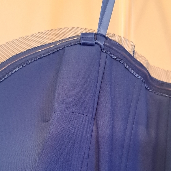 ✨️NWT✨️ BCBGMaxAzria Elegant Blue Striped Mini Dress, Size 4P - Picture 8 of 8